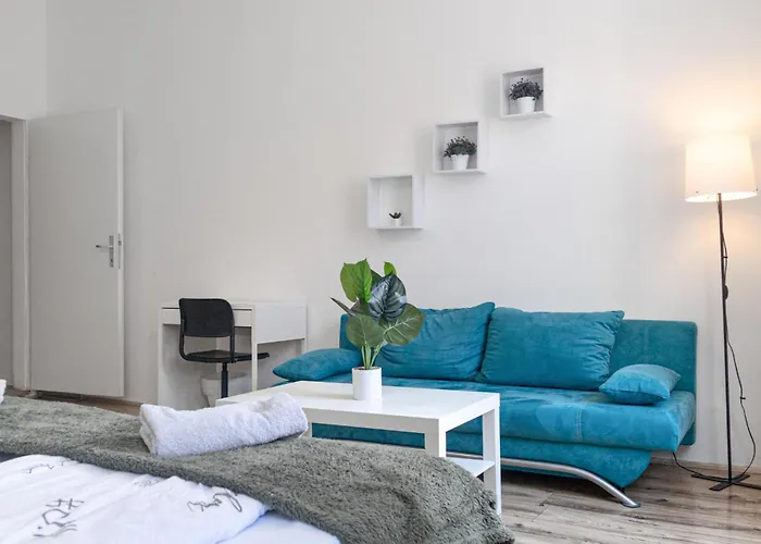 Lovely 2Br Apt With Ideal Location